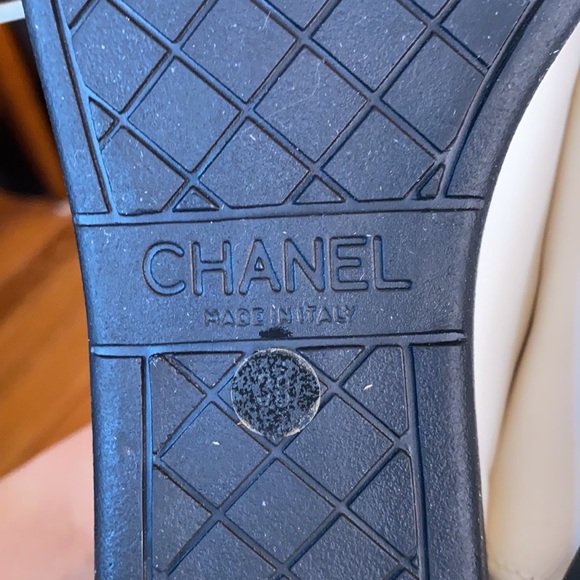 Chanel black & White lace up - Picture 5 of 7